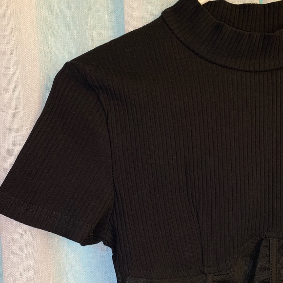 Mesh - Picture 3 of 4